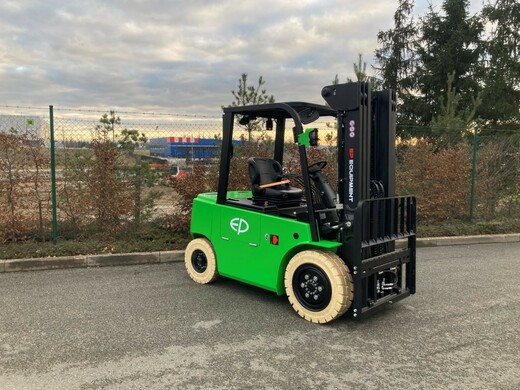 Čelní vysokozdvižný vozík EP EFL302X4 za 390 900,- Kč bez DPH
