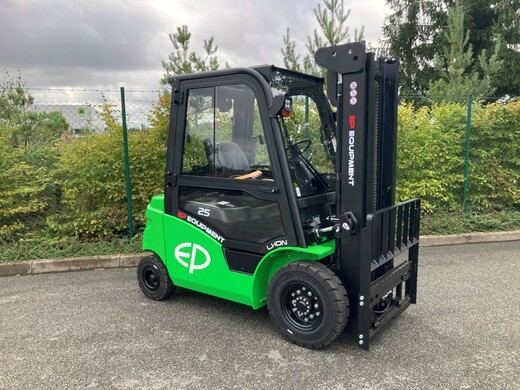 Čelní vysokozdvižný vozík EP EFL253 za 489 900,- Kč bez DPH